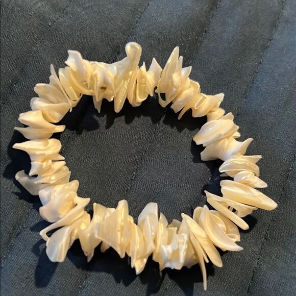 Unique seashell bracelet  - Picture 3 of 4